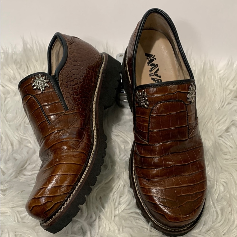 MAYA Frei Brown Crocodile Pattern Loafers with Silver Accents Women’s size 8